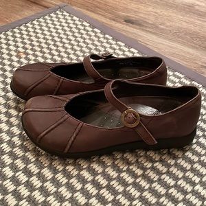 DANSKO size 38 (7-8) brown Mary Janes